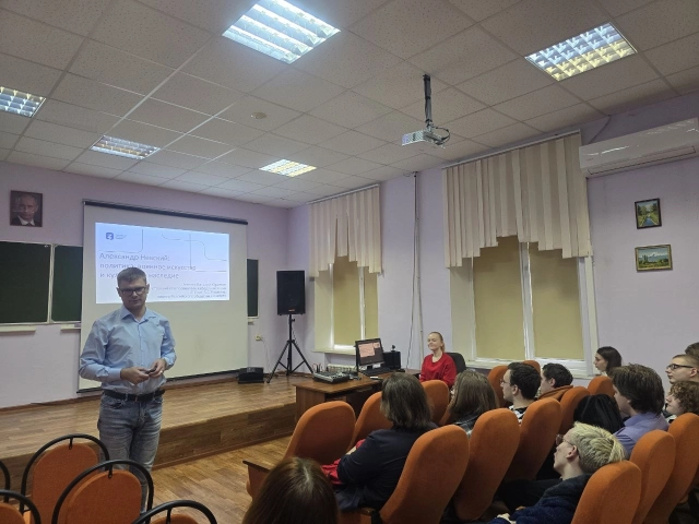 Виталий Юрьевич Шевелев на лекции об Александре Невском