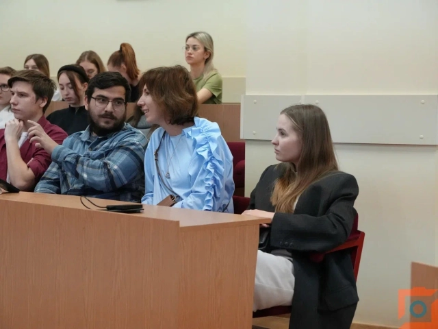 Участники встречи с директором АНО «Центр компетенций Ленинградской области»