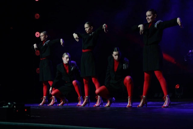 Танцевальная команда ЛГУ им. А.С. Пушкина «PUSHKINDANCE» 