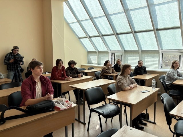 Студенты на встрече с Т.Т. Зайнуллиным