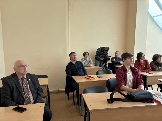 Студенты на встрече с Т.Т. Зайнуллиным